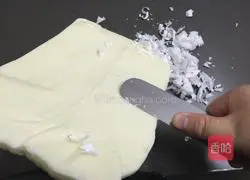 Illustration of how to make cherry tomato chocolate cake 3