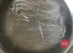 Illustration of how to make garlic vermicelli, enoki mushrooms and steamed shrimps 1