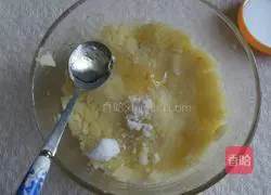 Illustration of how to make mashed potatoes with dried cranberries 5