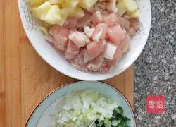 Illustration of how to make curry chicken breast and stewed potatoes 2