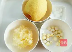 Illustration of how to make Sydney Tremella and Lotus Seed Soup 1