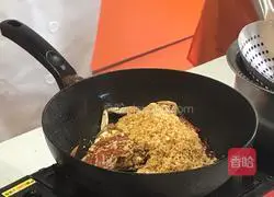 Illustration of how to make stir-fried crabs in typhoon shelter 11