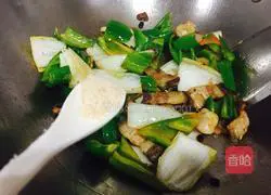 Illustration of the Recipe of Twice-cooked Pork with Black Bean Sauce and Chili 11