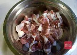 Illustration of how to make fried crispy pork 3