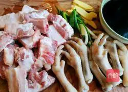 Pork ribs stewed Illustration of how to make chicken feet 2