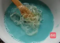 Two-color chocolate mousse cake recipe 8