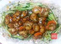 Illustration of how to make warm whole clams with golden needles 10