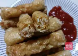 Illustration of how to make shrimp and bean curd rolls 19