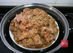 Illustration of how to make steamed pork ribs (Sichuan style) 4