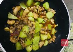 Illustration of Braised Chicken with Cucumber, Lettuce and Chicken 8