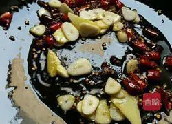 Illustration of how to make stir-fried spicy chicken 7