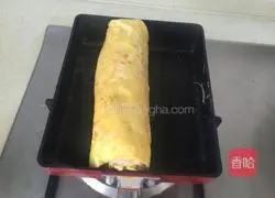 Illustration of how to make egg glutinous rice rolls 11