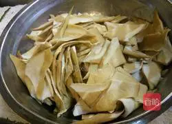 Illustration of how to make twice-cooked pork with dried tofu 1