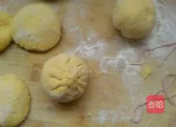 Illustration of how to make pumpkin buns stuffed with mashed potatoes 15