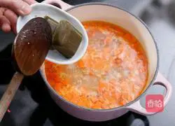 Illustration of how to make curry beef burger with cabbage salad 4