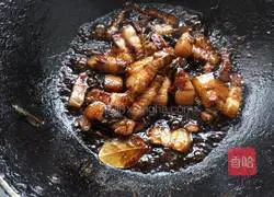 Illustration of how to make cabbage and pork stewed vermicelli 5