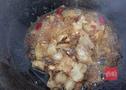 Illustration of how to make fried pork with Hangzhou pepper 8