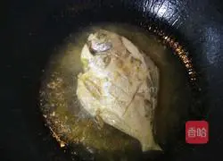 Illustration of braised large crystal fish 5