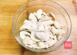 Sichuan Style - Braised Carrot Sausage Recipe Illustration 2