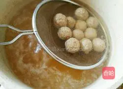 Illustration of how to make tomato beef balls 10