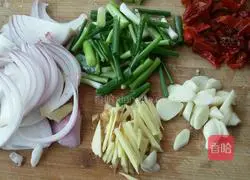 Xinjiang homemade spicy chicken recipe 4