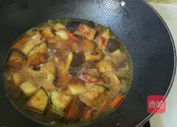 Illustration of home-fried ground and three delicacies 3