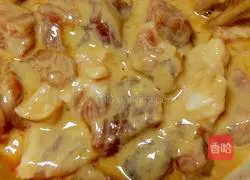 Illustration of how to make pineapple sour pork 4