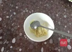 Illustration of how to make garlic paste, fake abalone and bitter chrysanthemum cold salad 4
