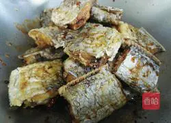 Illustration of Braised Beer Hairtail Fish 3