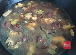 Illustration of how to make chicken stewed mushroom vermicelli 9