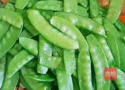 Illustration of how to make fried snow peas with bacon 12