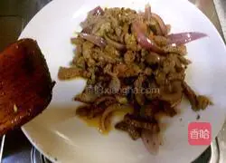 Black pepper Illustration of how to make beef tenderloin pasta 7