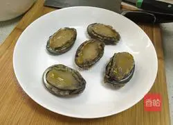 Illustration of how to make steamed abalone with vermicelli 4