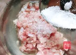 Illustration of how to make steamed celery with minced meat 2