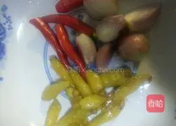 Illustration of how to make Sichuan Pickled Pepper Chicken Feet 2
