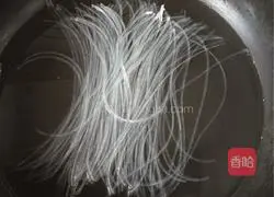 Illustration of how to make celery vermicelli 3