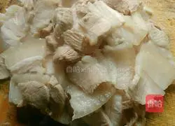 Illustration of how to make twice-cooked pork with garlic sprouts 5