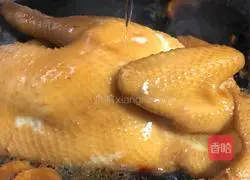 Cantonese-style home-cooked soy sauce chicken recipe 7