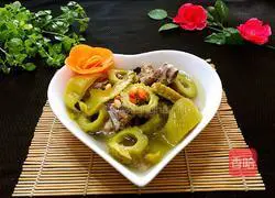 Bitter melon, pickled cabbage and pork ribs soup recipe 6