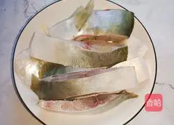 Illustration of how to cook pomfret with bean curd 1