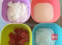 Illustration of how to make eight-inch cream-free strawberry mousse 3