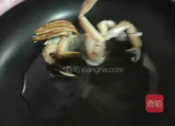 Illustration of how to make fried crab with edamame 8