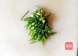 Illustration of how to make razor clams with scallion oil 2