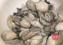 Cantonese style - fried oysters with garlic sprouts illustration 3