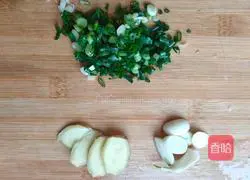 Illustration of how to make sweet and sour hairtail fish segments 3