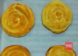 Illustration of how to make strawberry jam and cream cake sandwich 11