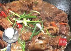 Illustration of how to make beer duck 16