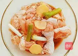 Illustration of how to make stewed chicken nuggets with dried mushrooms 6