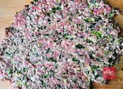 Illustration of how to make egg meat rolls 3