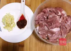 Illustration of how to make fried crispy pork 2